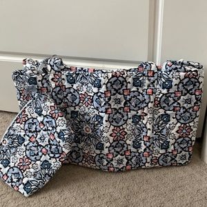 Vera Bradley tote bag with matching cosmetic case